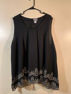 Vince Camuto Black Sleeveless Embroidered Hem Top Monroe and Main 3X